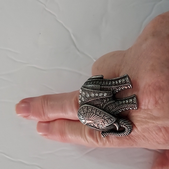 Pewter Color Elephant w/Rhinestone Stretchy back fits any finger on either hand. - Picture 3 of 3